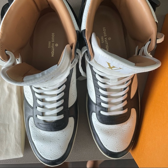 Louis Vuitton high top sneakers - Picture 6 of 8
